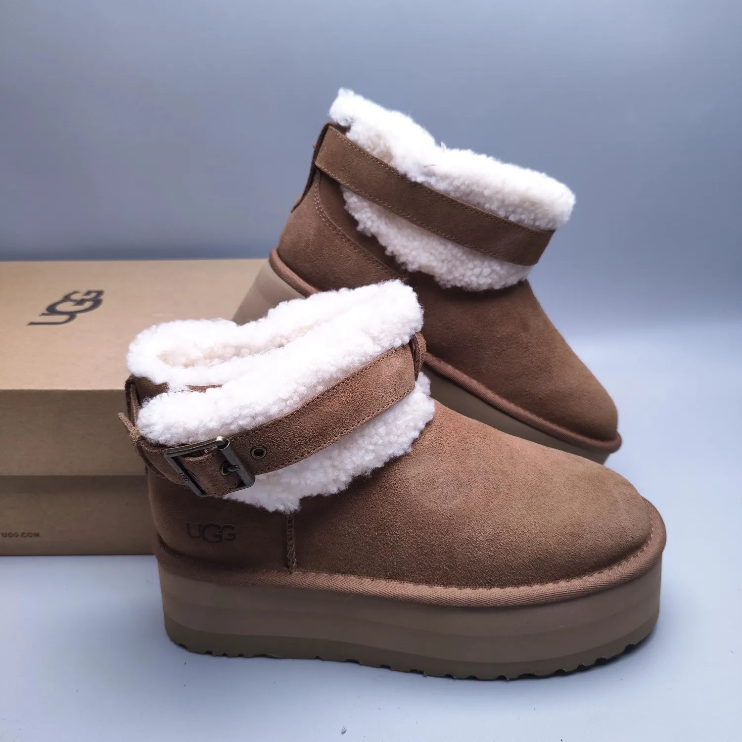 💰560 UGG sheepskin all-in-one snow boots 4041 5 cm thick sole with increased height, suede belt buckle, trendy winter style, color: maroon, black, matching size: 35-41
